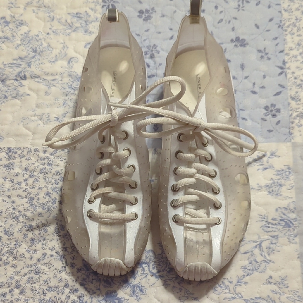 LOWER EAST SIDE White Perforated Lace-Up Women’s Sneakers